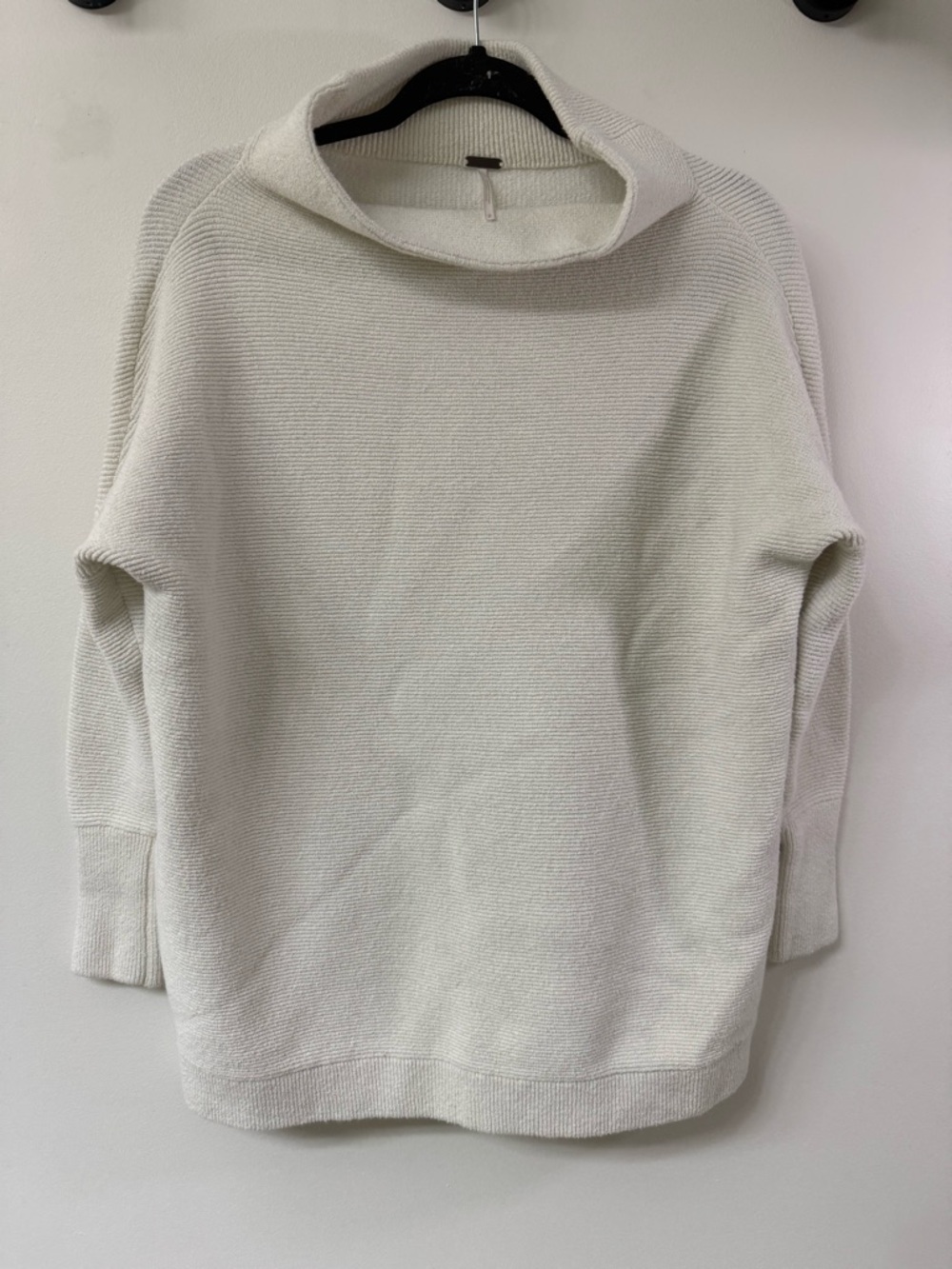 FREE PEOPLE White  Funnel-Neck Women's Sweater Size Small